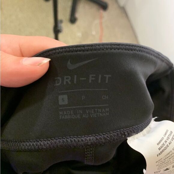 Nike Small Black, White and Grey Trophy Tight Leggings - Picture 4 of 6